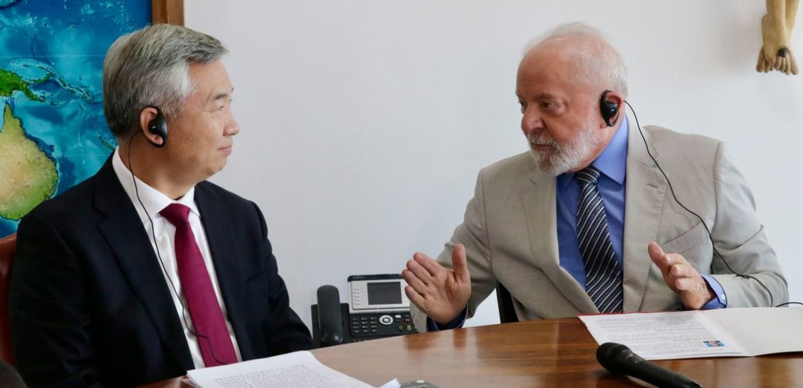 Lula reduz ritmo de agenda e se prepara para cirurgia
