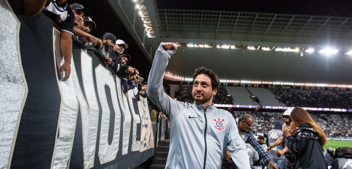 Arthur Elias é o novo técnico da seleção feminina de futebol
