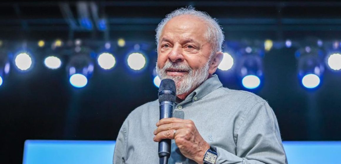 b9dc6702-bdba-4b64-852c-9116b0534f14 Lula confirma cirurgia no quadril em outubro