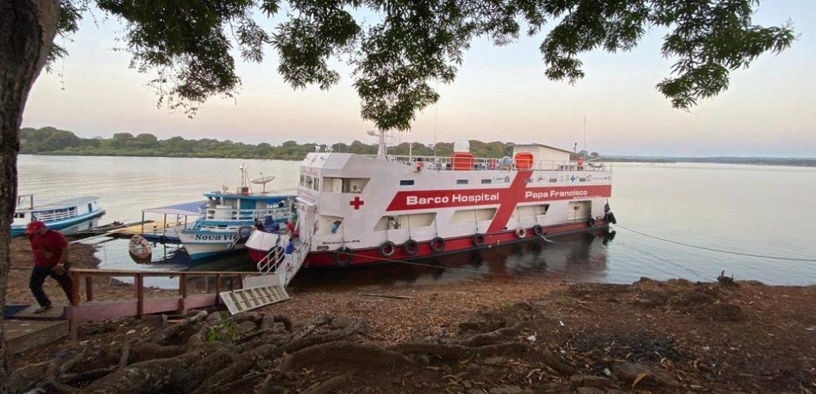 up_ag_46826_013072c4-8534-24ec-239a-70b3b46d06b7 Mais de 5 mil atendimentos foram feitos pelo Barco Hospital Papa Francisco na 79ª expedição