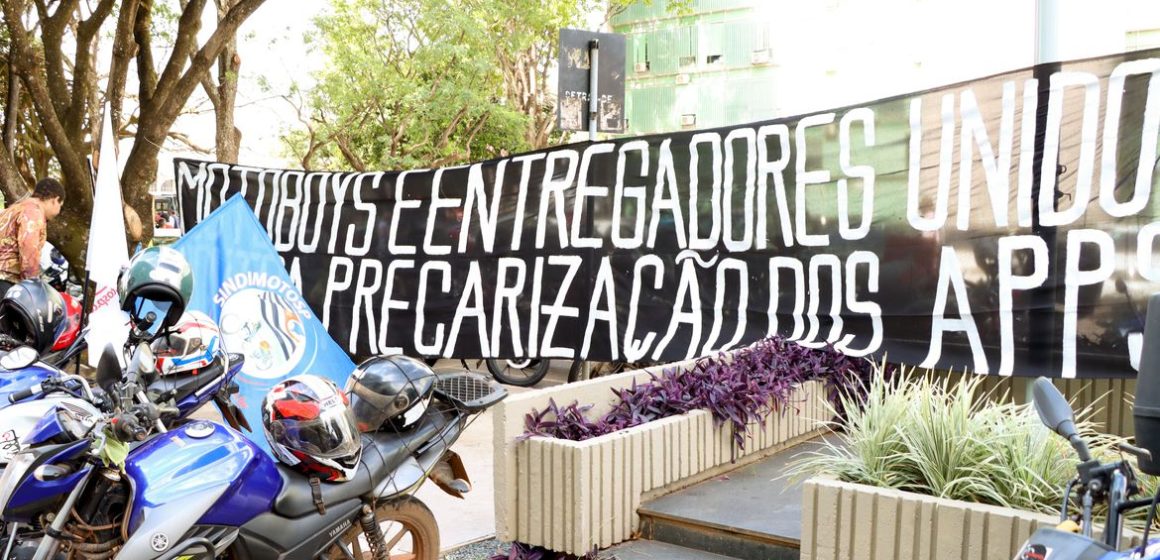 Entregadores por aplicativo rejeitam proposta de empresas