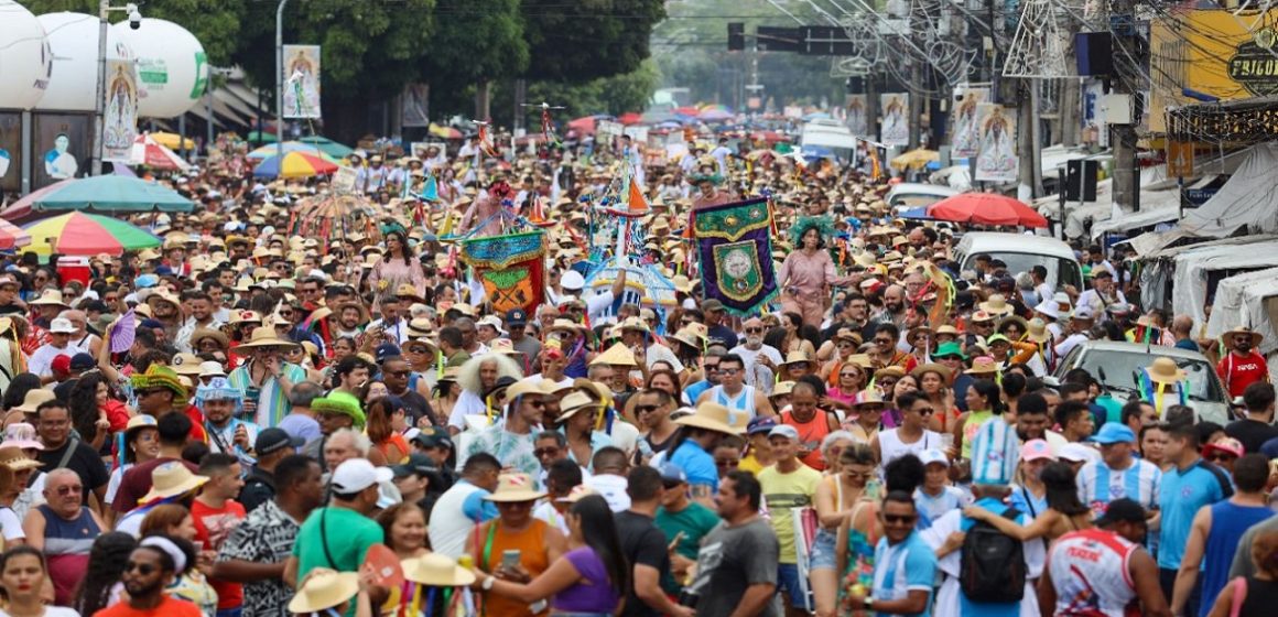 Em Belém, “Arrastão do Círio” do Arraial do Pavulagem celebra a fé e a cultura popular