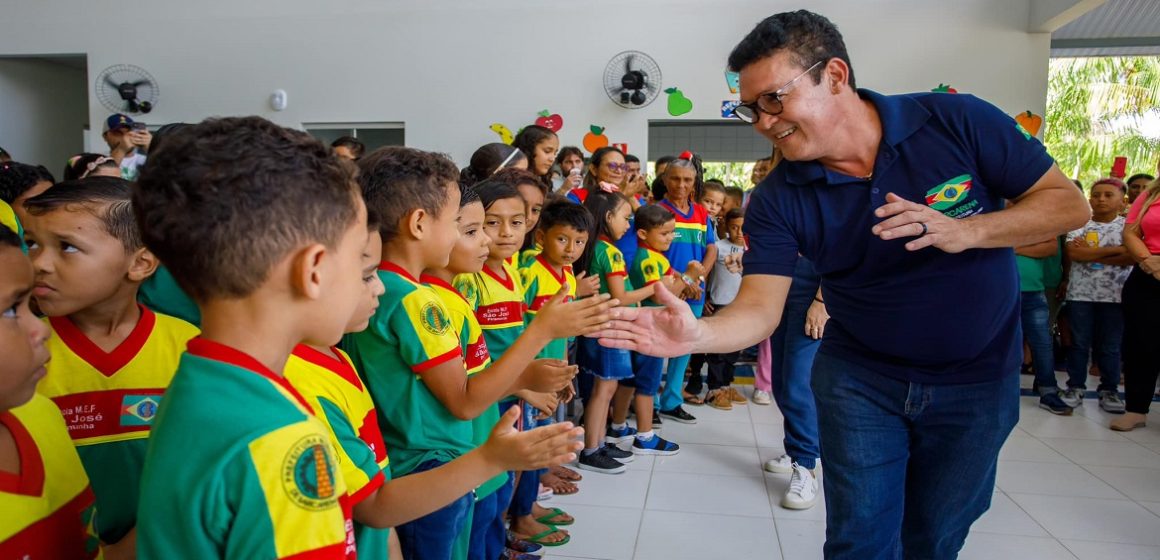 Renato Ogawa entrega escola em Barcarena