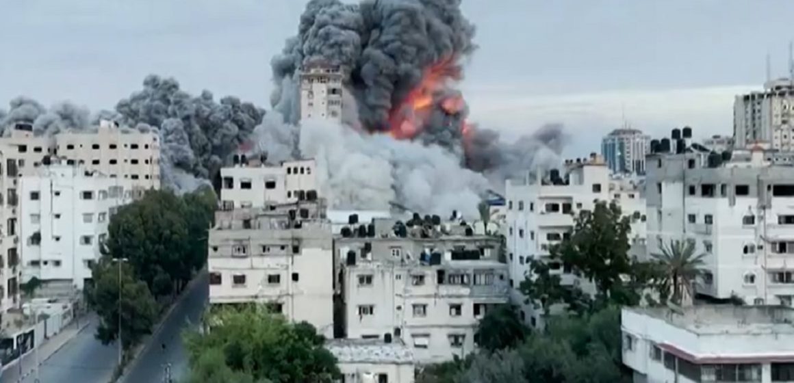 Terceiro dia de guerra entre Israel e Hamas tem mais de mil mortos