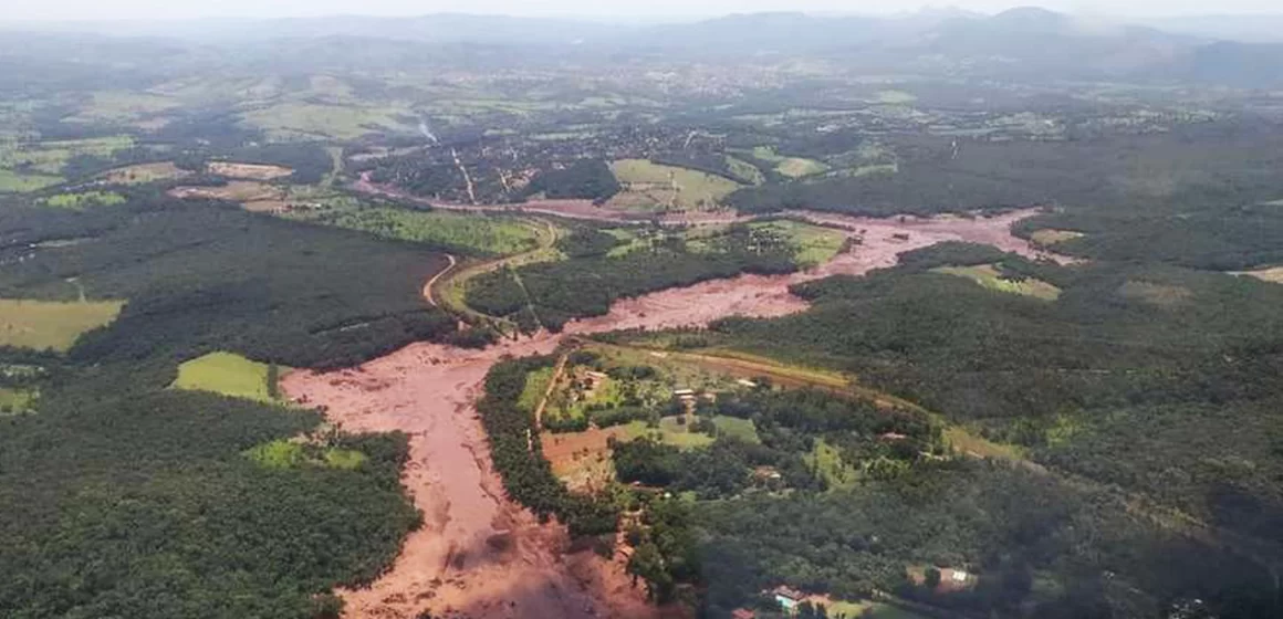 Estudo revela que no Brasil quase 600 bilhões de litros de água são usadas por ano pela mineração sem justificativa de onde veio