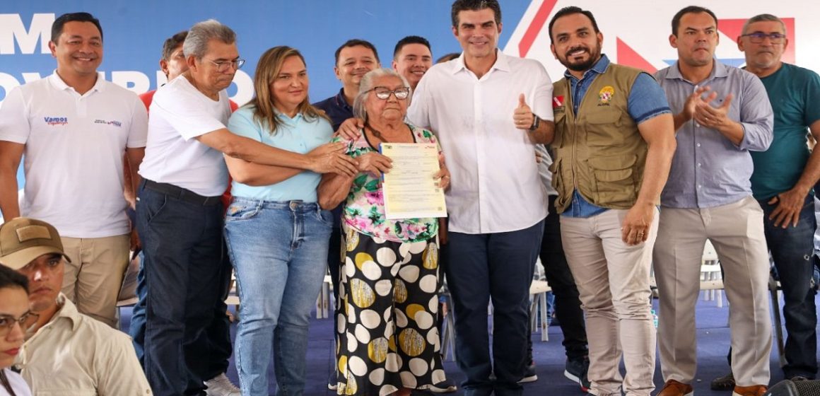 Helder entrega benefícios para Abaetetuba