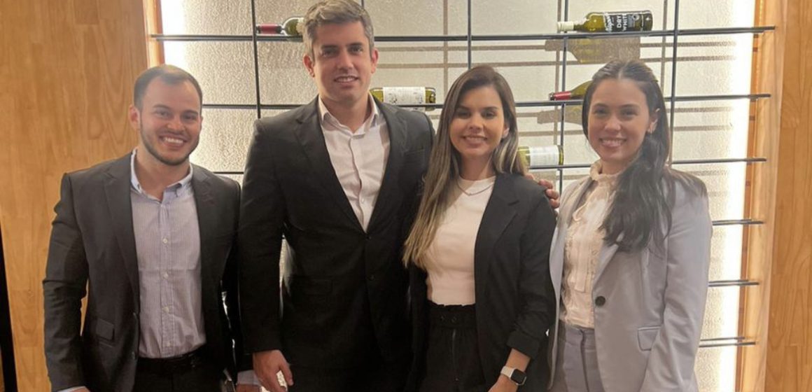 Dr. Antônio de Matos palestra em evento da Libbs