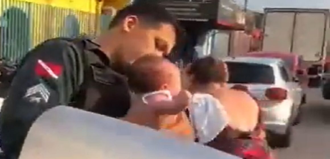 Bebê é salvo por policial militar durante engasgamento em Belém