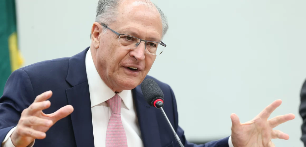 Meta fiscal de 2024 está em discussão e não foi definida, diz Alckmin