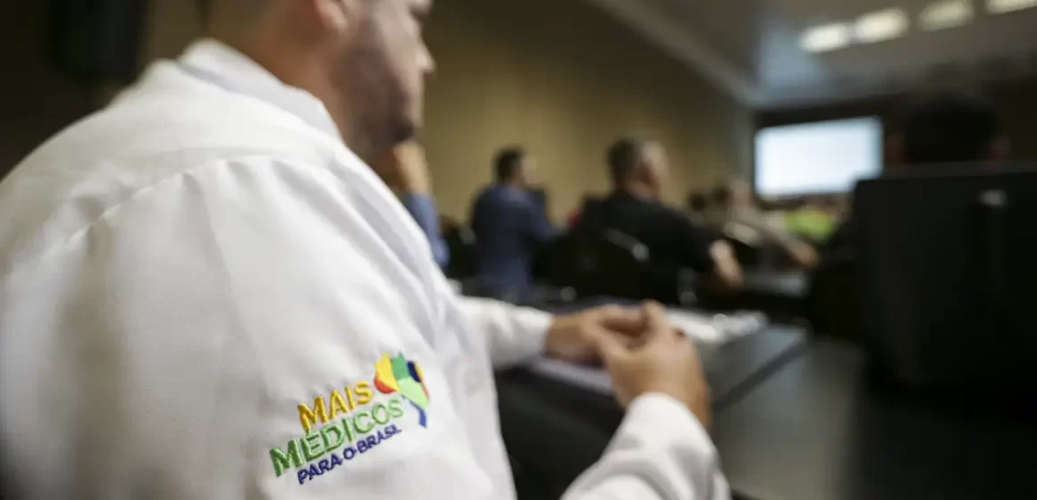 Mais Médicos terão 28 mil profissionais em campo até o fim do ano
