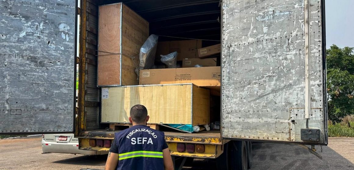 Sefa apreende 13 celulares e equipamentos eletrônicos em Conceição do Araguaia