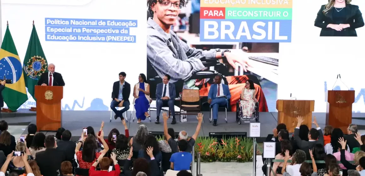 Governo prevê ações para garantir direitos de pessoas com deficiência