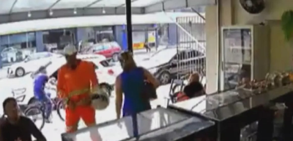 Homem vestido de gari rouba padaria em Belém e rende clientes e funcionários
