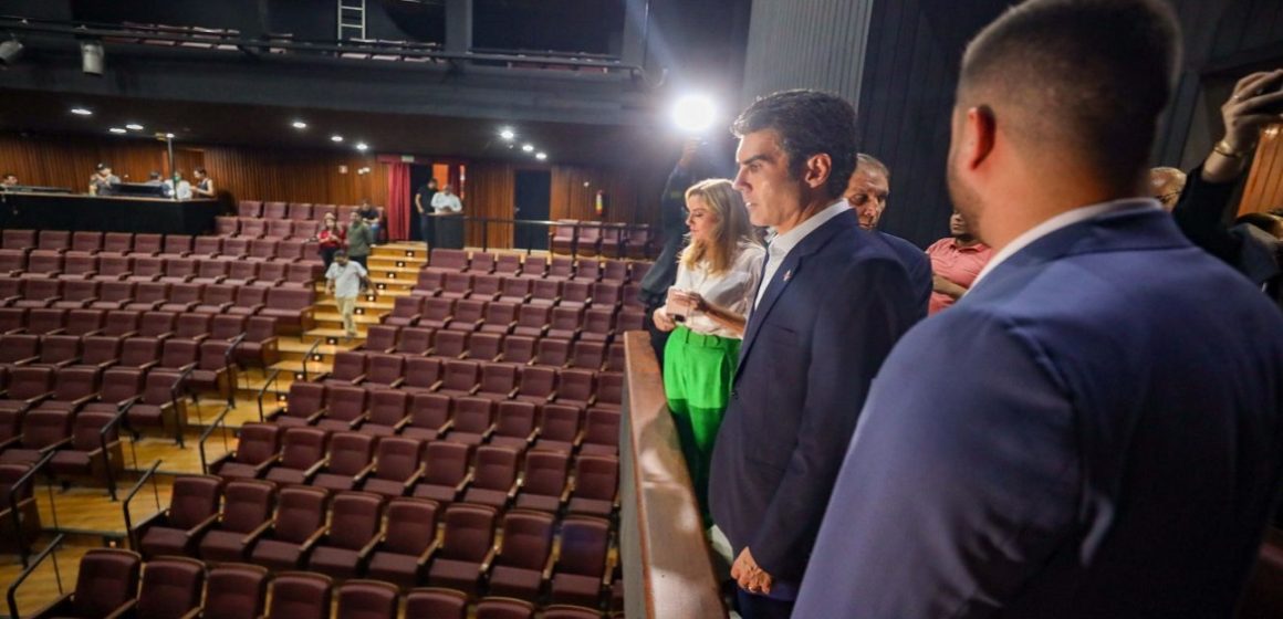 Teatro Margarida Schivasappa é reaberto ao público