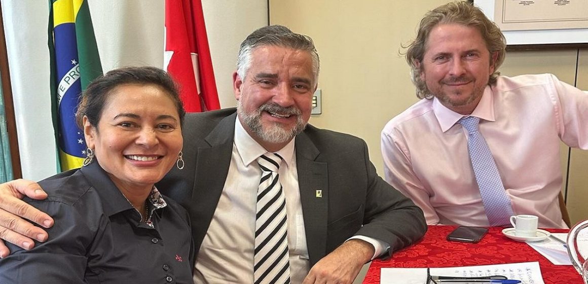 Dilvanda Faro participa de reunião de bancada do PT