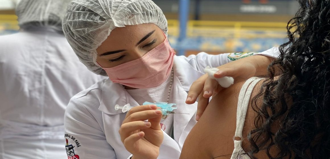 Belém retoma vacinação contra covid e gripe