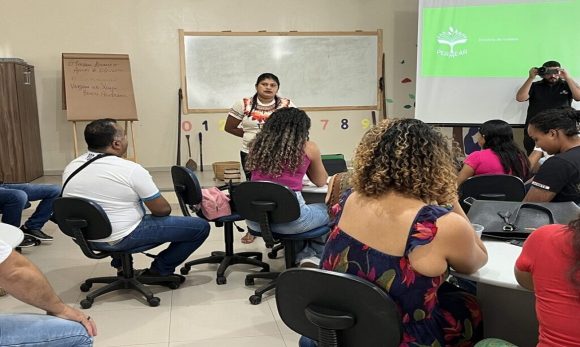 Projeto capacita professores sobre cultura indígena e combate discriminação étnico-racial em escolas de Altamira