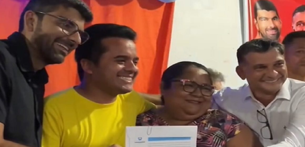 Dr. Daniel entrega mais de mais de 870 títulos de propriedade em Ananindeua