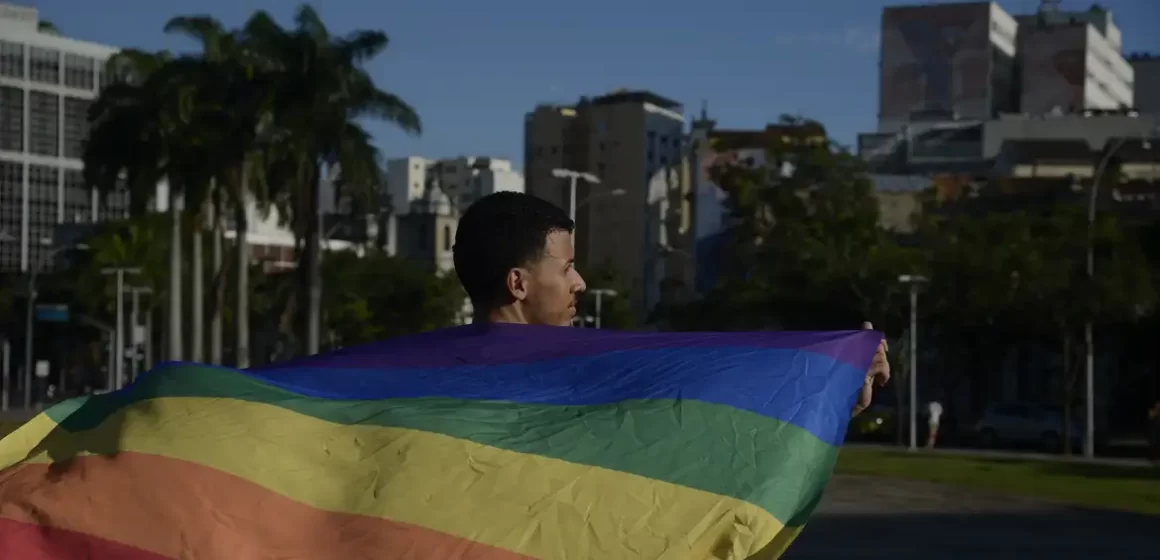 Casamentos homoafetivos no Brasil aumentam 149% em nove anos