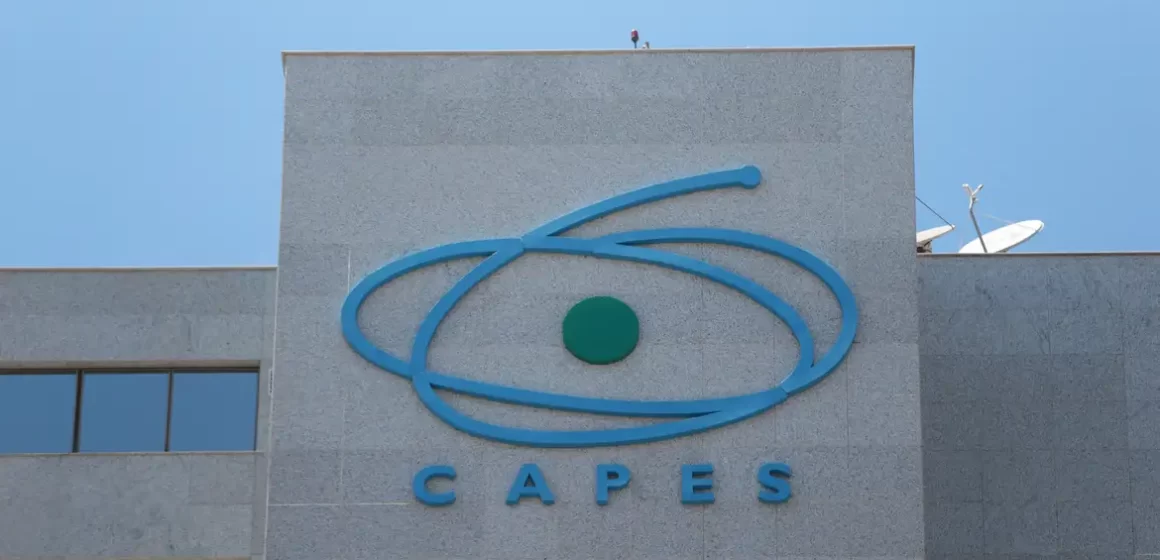 Capes antecipa pagamento das bolsas de pós-graduação
