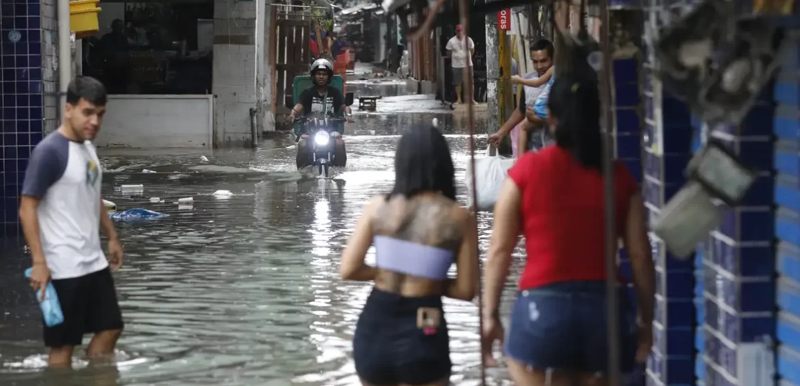 Sete em cada 10 brasileiros sofreram com eventos climáticos extremos