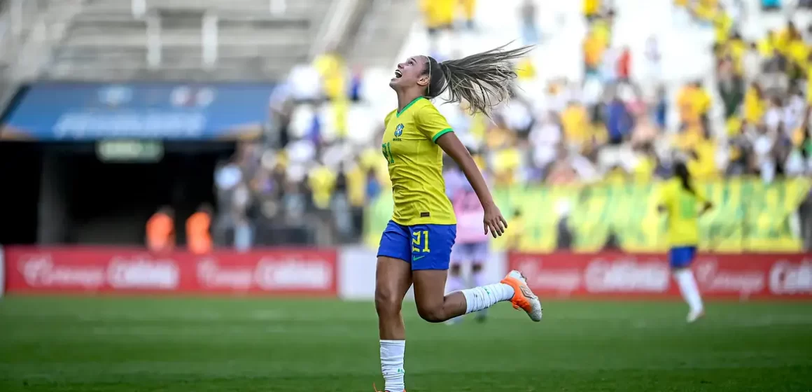 Amistoso: seleção feminina vira 2 vezes contra Japão e vence por 4 a 3