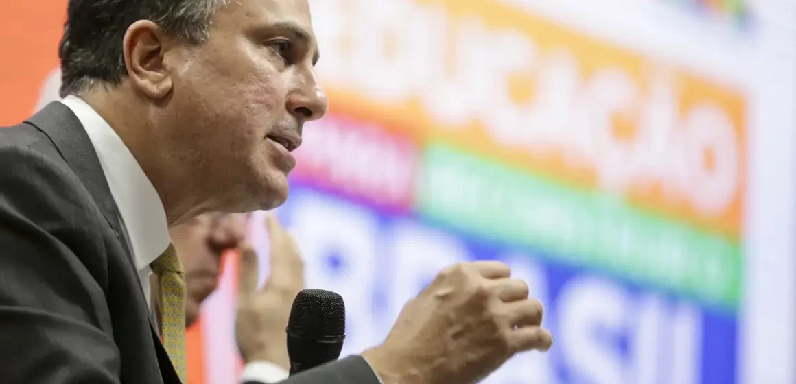 Ministério da Educação estuda fim dos cursos de licenciatura 100% EaD