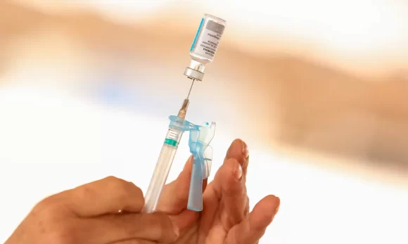 Vacinação contra Covid-19 em Belém retorna em 2 de janeiro