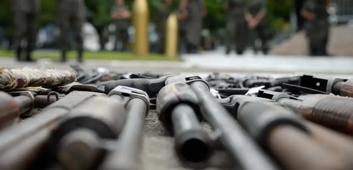 TSE deve voltar a proibir transporte de armas por CACs nas eleições