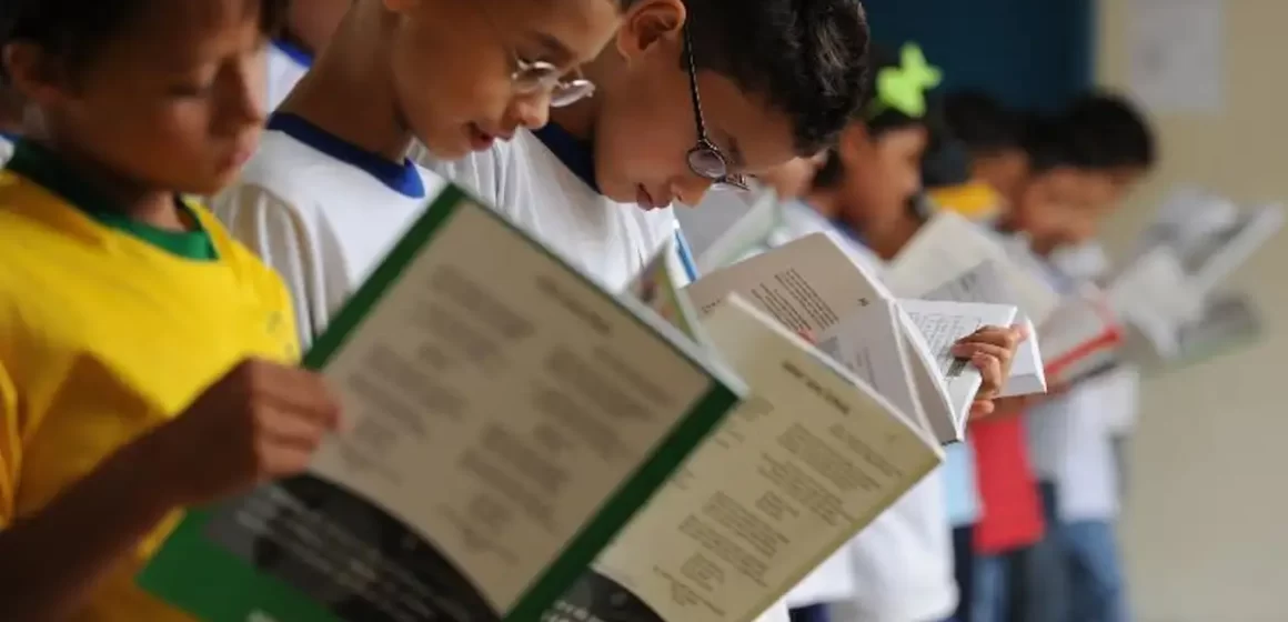 Curso ajuda professores a despertar interesse de crianças pelos livros