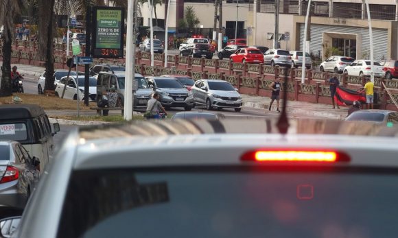 Veículos com final de placas 01 a 61 podem garantir desconto até o dia 8 de janeiro