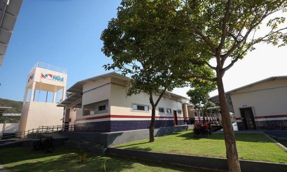 Seduc tira dúvidas de pais e responsáveis sobre o processo de matrícula 2024 da rede estadual de ensino