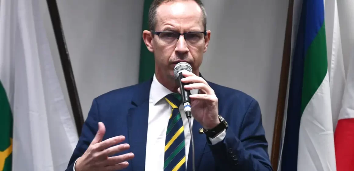 Capelli diz deixar ministério com sentimento de dever cumprido