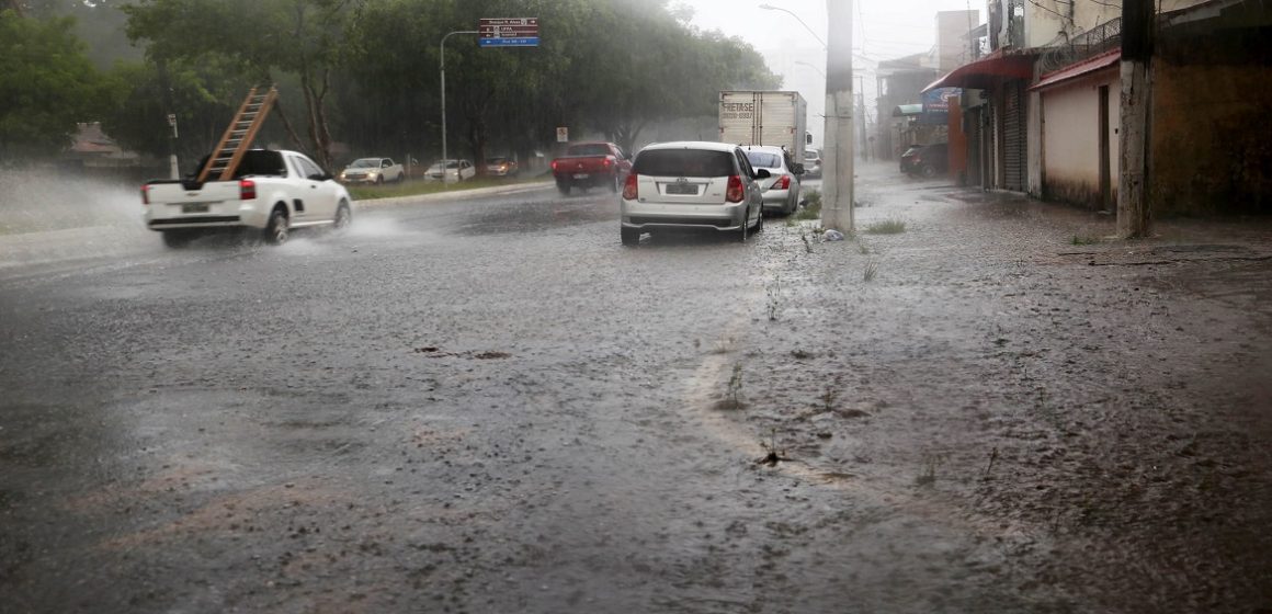 6950_4b92893a-785f-3a4b-ed14-419a4939e11c Continua até esta quinta-feira, 18, o alerta de chuvas intensas em Belém
