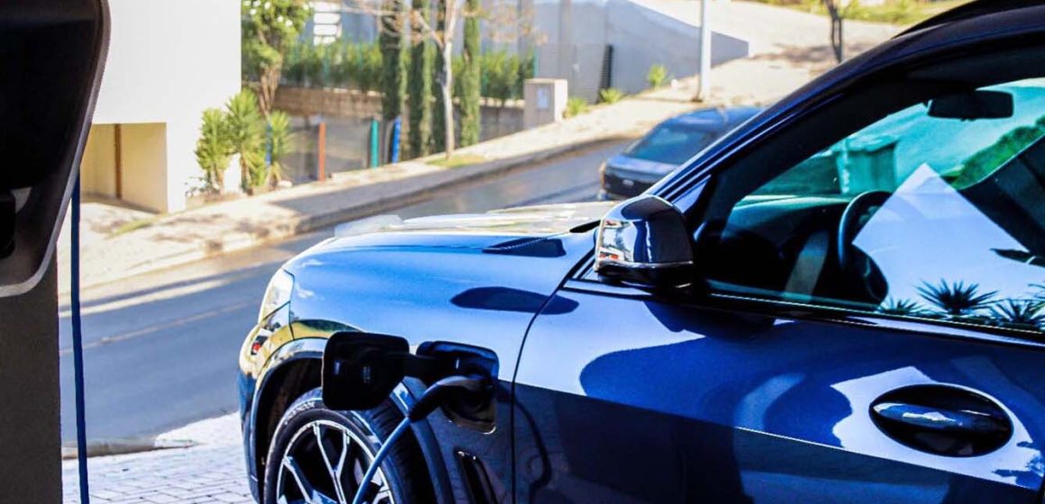 Estrutura para carros elétricos impacta projetos de imóveis
