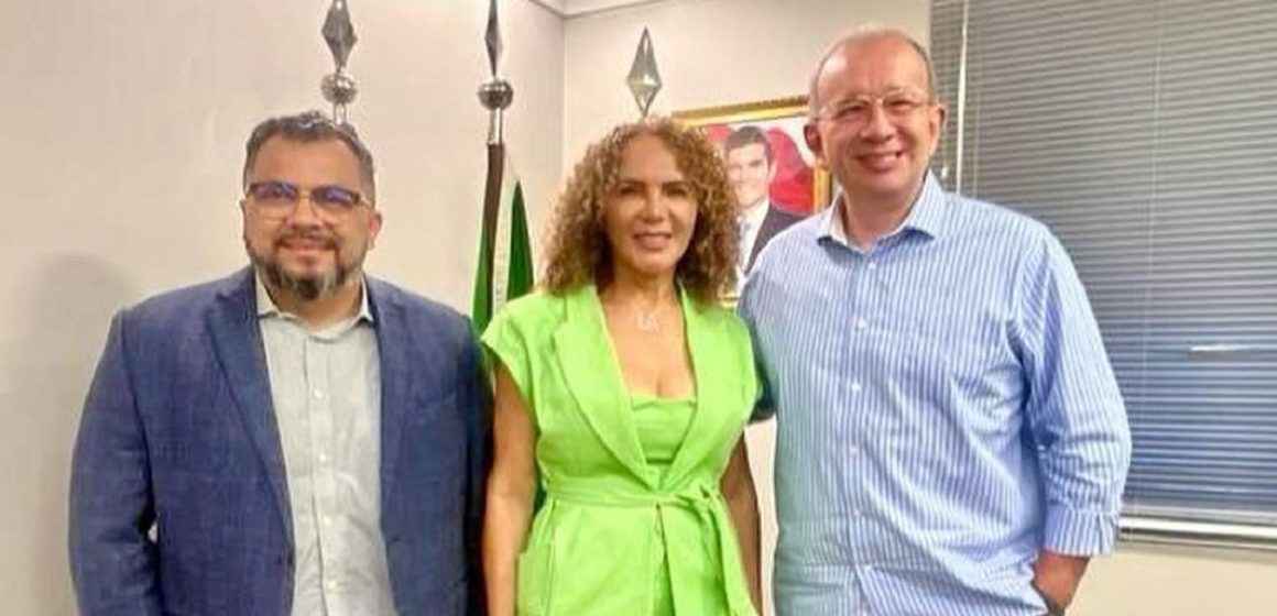 Adair Neves reúne com a Cosanpa