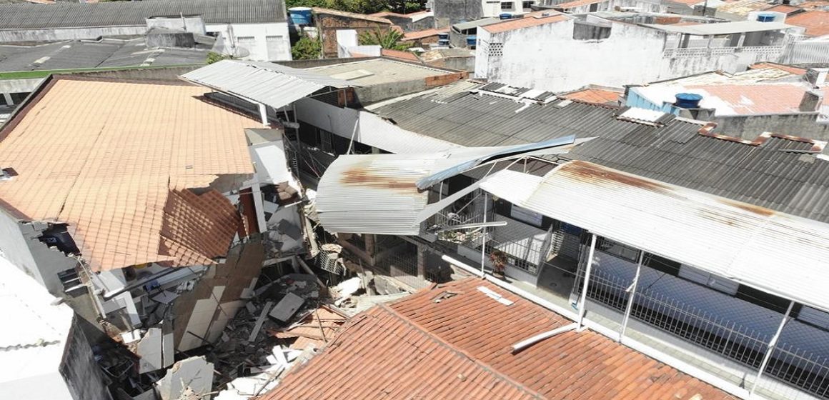 Em Aracaju, desabamento deixa três mortos e 14 feridos