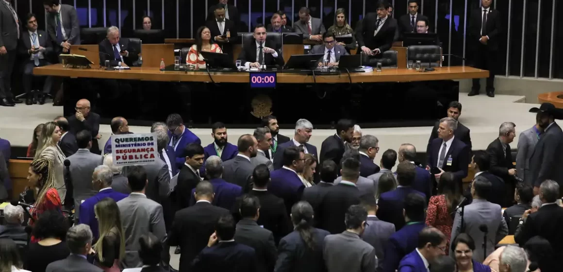 Presidente Lula sanciona LDO de 2024 com vetos e meta fiscal zero