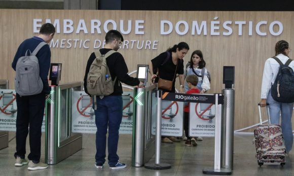 Revista em aeroportos constrage pessoas com deficiência
