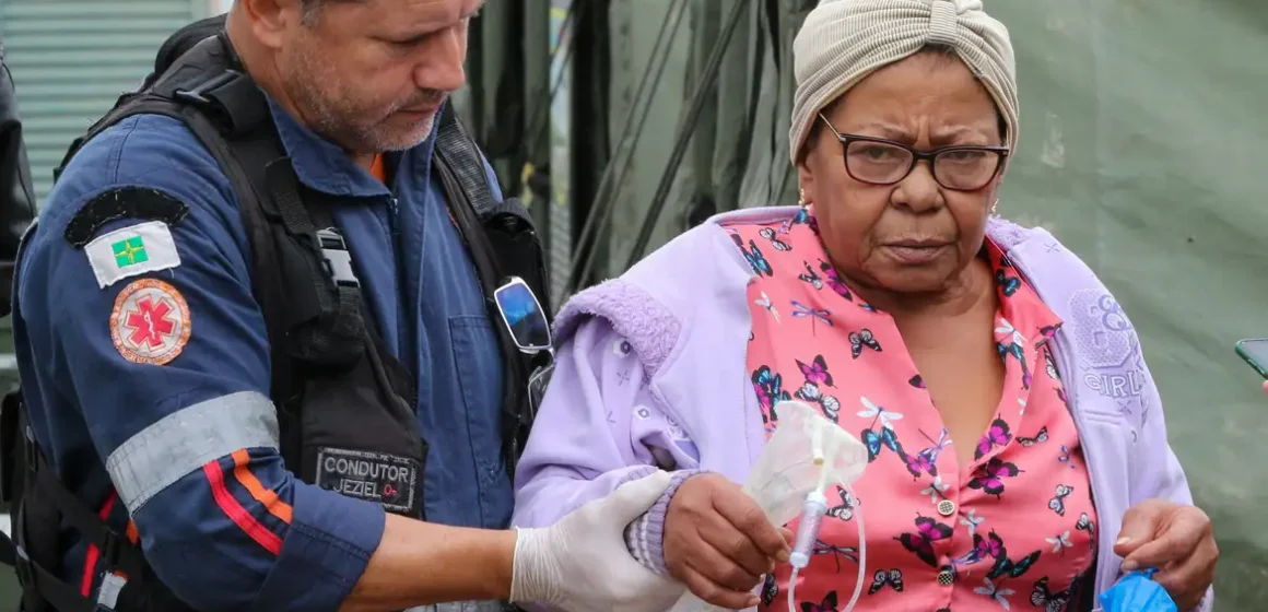 Casos graves de dengue têm alta; idosos são os mais afetados