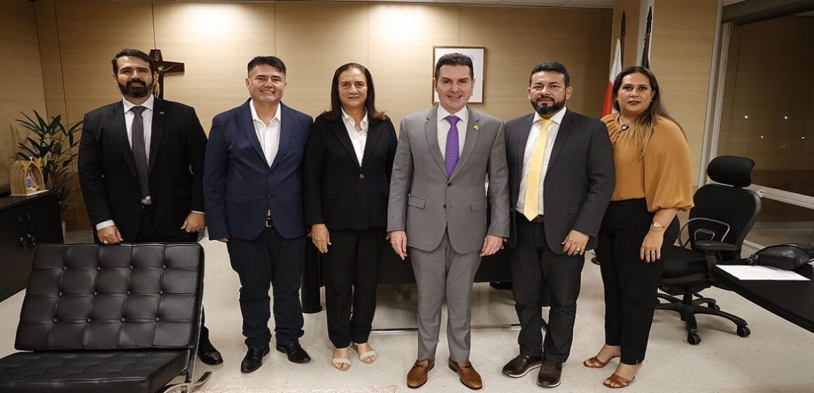 Jader Filho recebe lideranças de várias partes do país