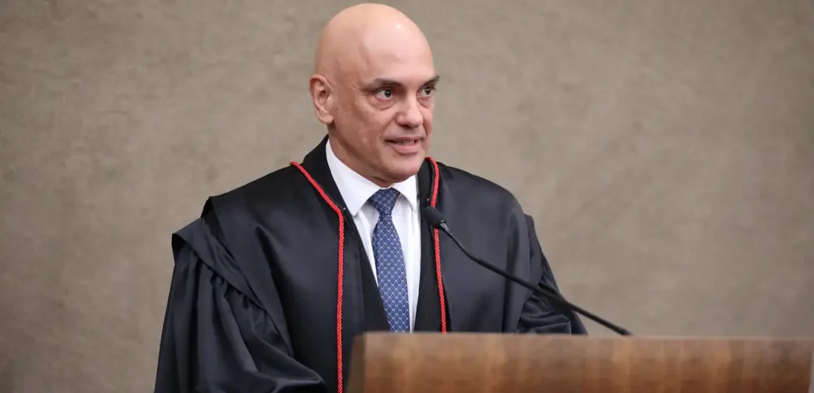 Moraes volta a defender regulamentação das redes sociais