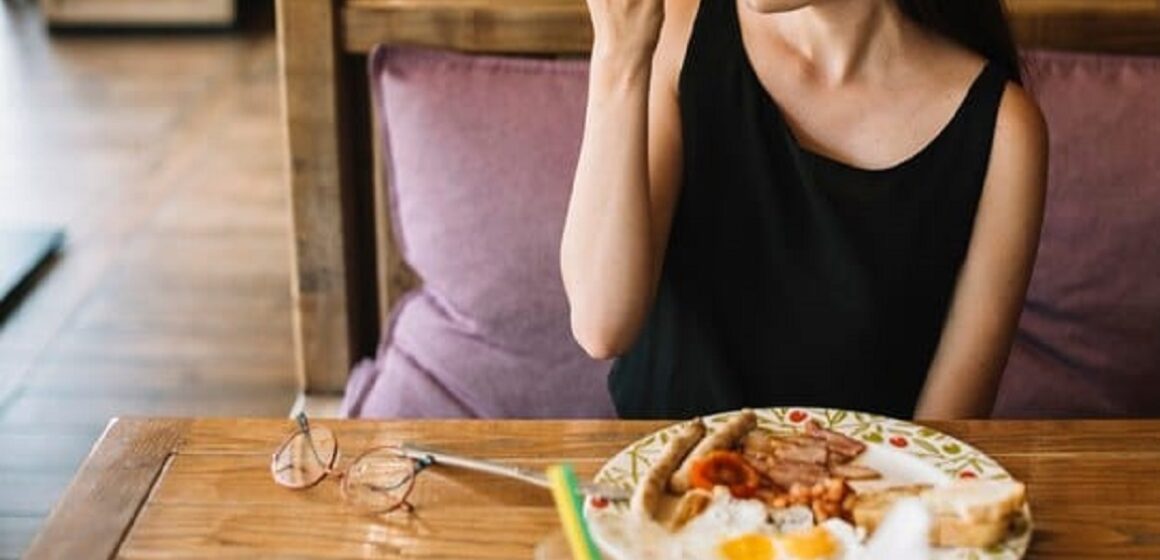 Yasmin Brunet e a compulsão alimentar: saiba o que é o transtorno que atinge cerca de 5% da população brasileira