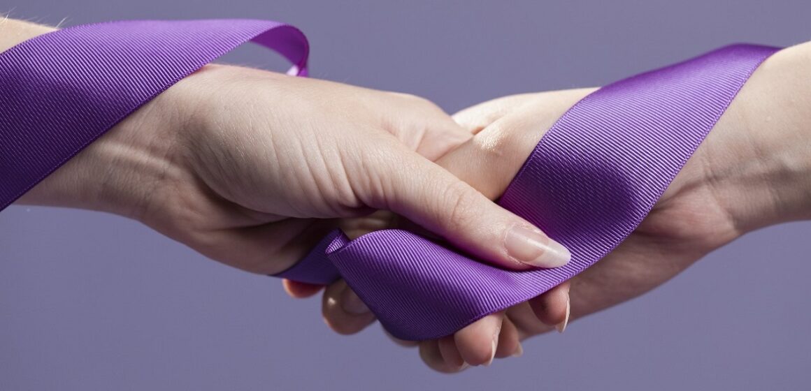 Fevereiro Roxo: Como as alterações emocionais podem intensificar os sintomas de doenças crônicas
