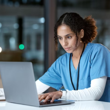 Empresa auxilia médicos a estudar e trabalhar no exterior