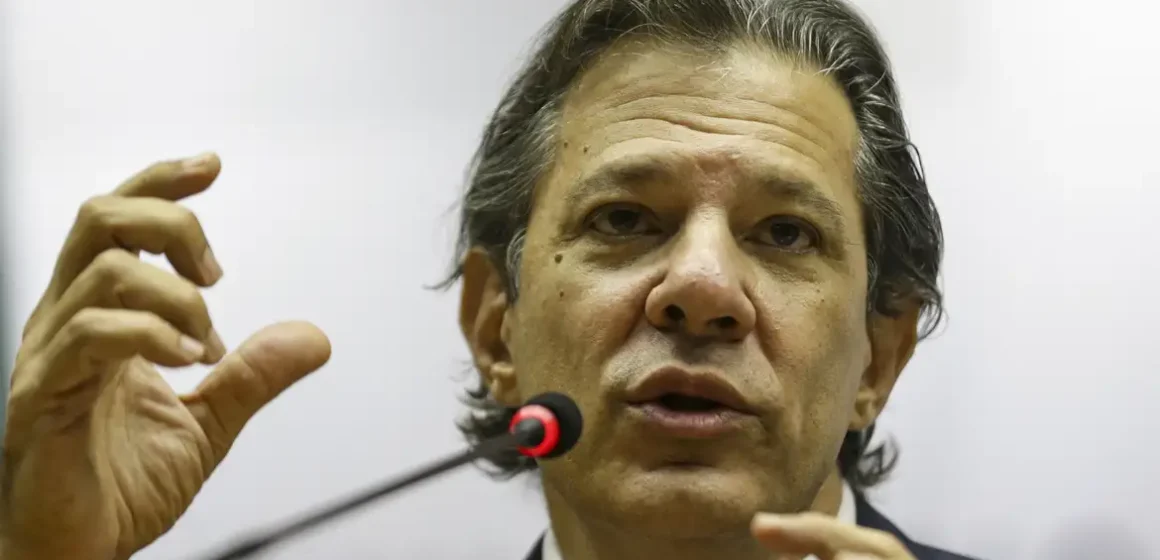 Haddad testa positivo para covid-19