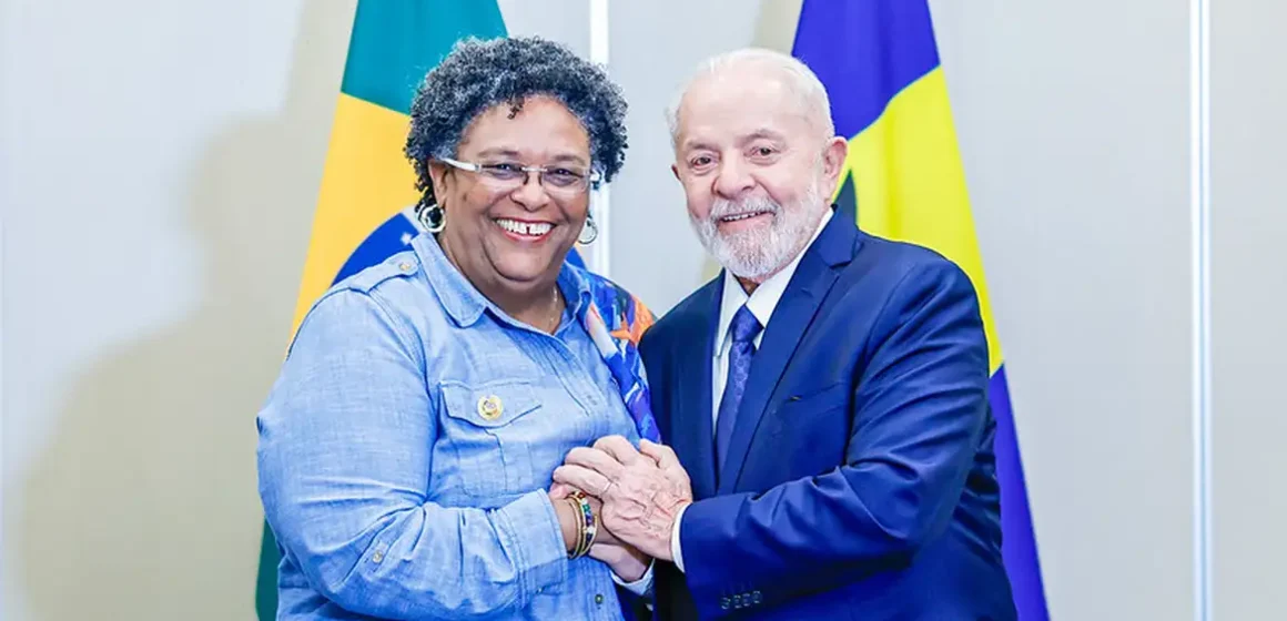 Lula e Mia Mottley discutem mudança climática em reunião na Guiana