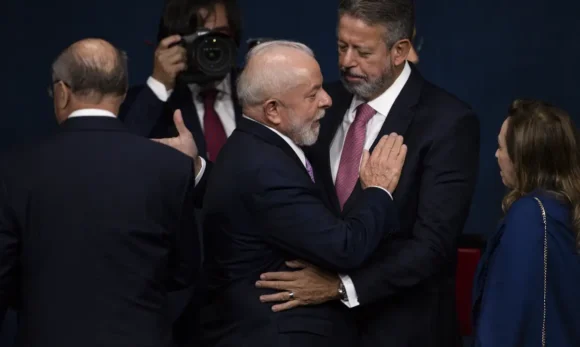 Lula e Arthur Lira se reúnem para tratar da relação entre poderes