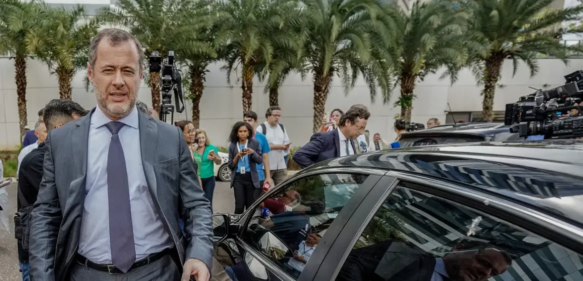 Bolsonaro não responde à PF em depoimento sobre golpe de Estado