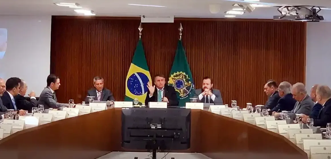Bolsonaro reconhece caráter eleitoreiro da PEC das Bondades, em vídeo